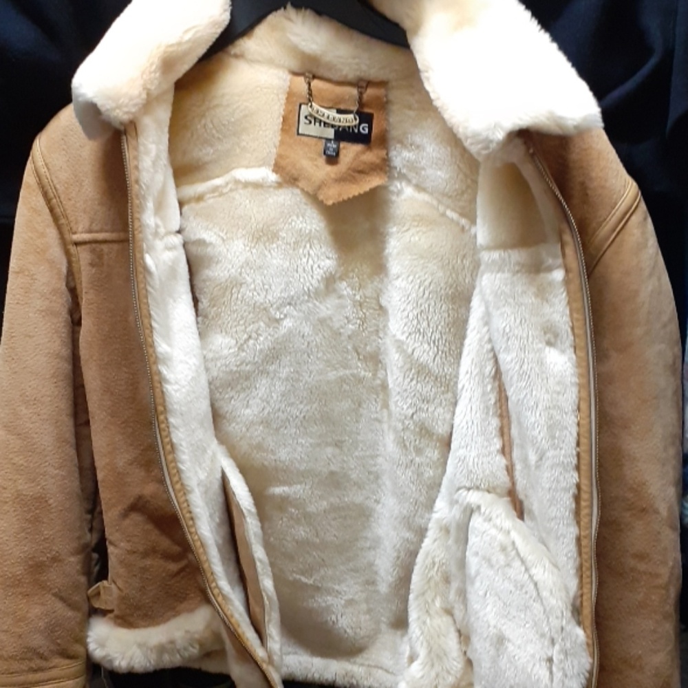 Leather jacket - Picture 3 of 3